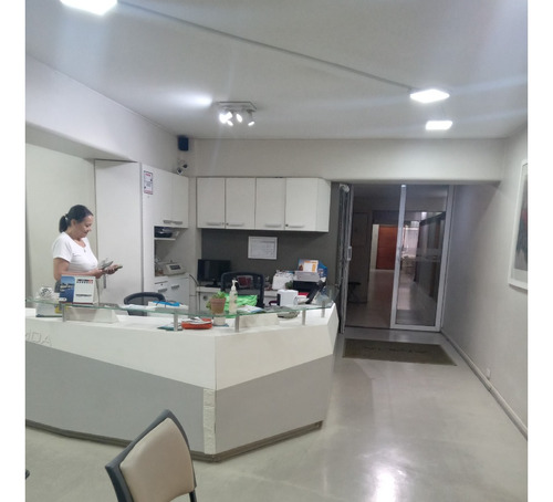 Consulta Centro Médico Apoquindo, Un Baño
