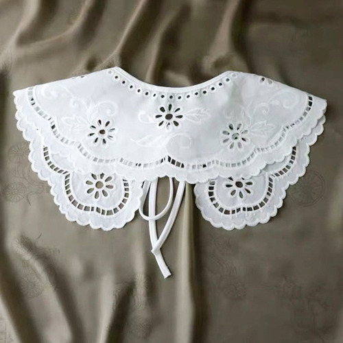 . Cuello Falso De Estilo Francés Ahueca Hacia Fuera La