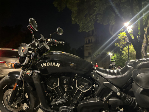 Indian Scout Bobber Sixty Negra