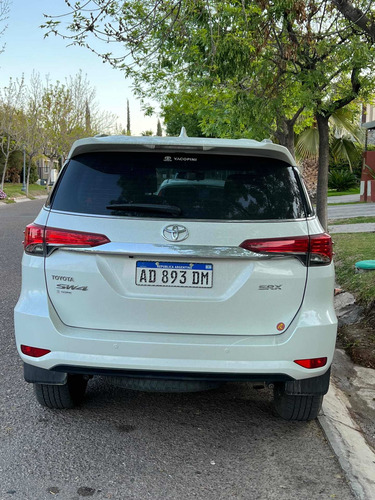Imagen 5 de 8 de Toyota Sw4 2018 2.8 Srx 177cv 4x4 7as At