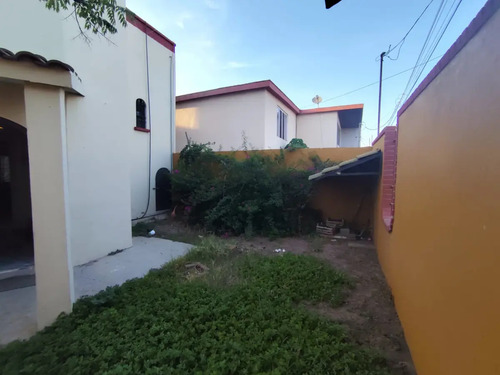 Casa En Venta En Virreyes Residencial, Saltillo, Coahuila De Zaragoza C.p. 25230