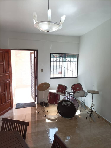 Imagen 14 de 16 de Se Vende Hermosa Casa Remodelada Urb Los Duraznos Los Teques.