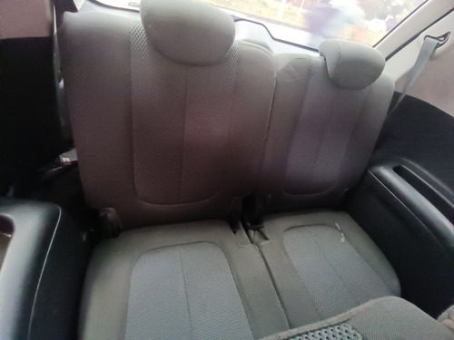 Kia Carens 2.0 Rondo Ex