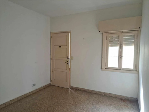 Departamento 3 Ambientes En 1º Piso Por Escalera En Venta