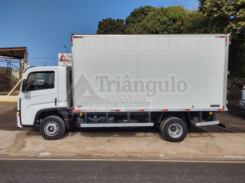 Vw 11180 Delivery Prime 2022 Com Bau De 4,80 Mtrs Isolado