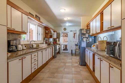 Casa De 6 Dormitorios En Solana, Punta Ballena - Ref : Pbi235