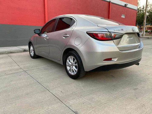 Toyota Yaris 1.5 R Le Mt 2016