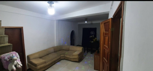 Imagen 2 de 14 de Casa Grande De 2 Pisos 4 Cuartos Y 2 Baños.
