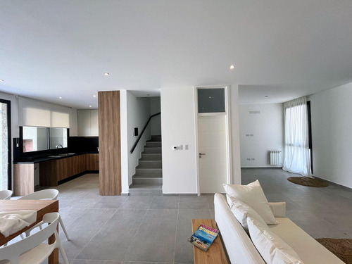 Amplio Duplex En Venta En Chacra Del Norte 2 A Estrenar
