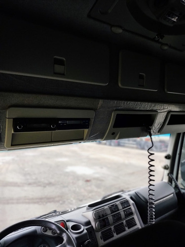 Imagem 12 de 14 de Iveco Stralis 480 6x4 2015 Automático