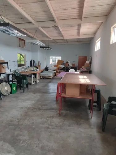 Urb La Esmeralda, Amplia Casa