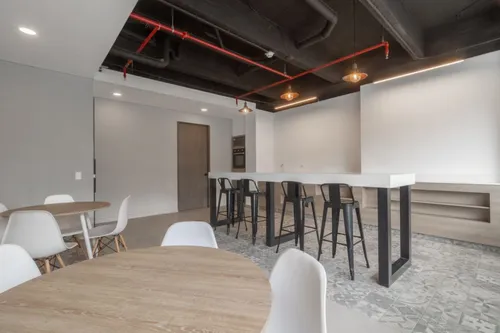 Apartamento En Arriendo/venta En Lisboa. Cod A16289