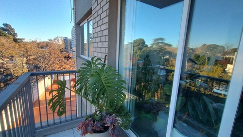 Departamento En Venta De 2 Ambientes En Olivos Con Cochera Y Balcón