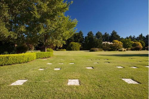 Imagen 2 de 4 de Parcela Del Cementerio Jardín Del Pilar , Parque Campanario