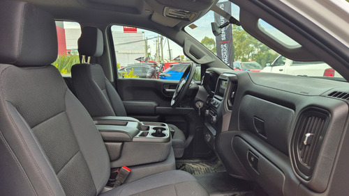 Chevrolet Silverado 4.3 V6 1500 WT Doble Cabina 4x2 At