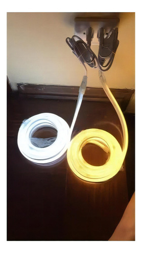 Fita Led Neon Flexível 5m 8w/m Branco Quente 127v- Luminatti Cor da luz 2.700K 127V