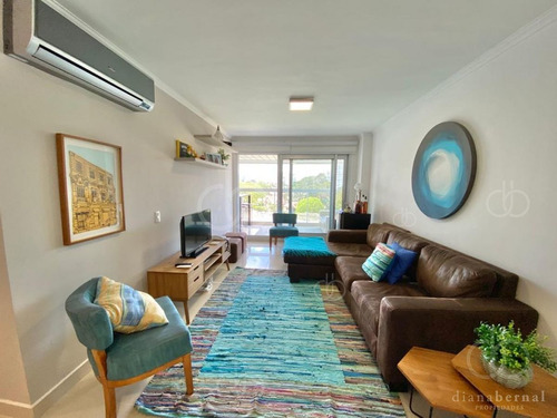 Imagen 5 de 17 de Venta De Apartamento De 2 Dormitorios En Miami Boulevard Punta Del Este