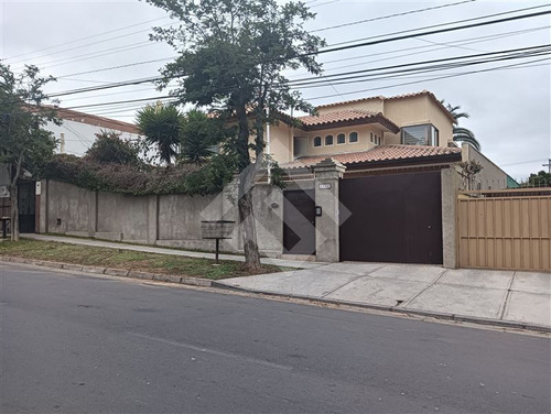 Casa En Venta De 6 Dorm. En Quilpué