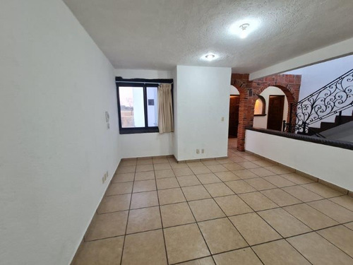 En Venta Residencia En Misión Concá, Roof Garden, Cto Serv, 4 Recamaras, 4.5 Bañ