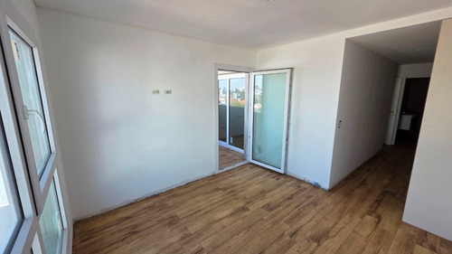 Venta De Pozo: Pisos De 4 Ambientes Con Cochera Y Baulera. Zona Güemes.