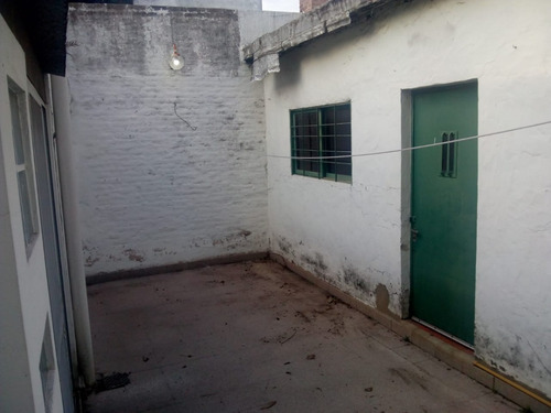 Imagen 3 de 9 de Casa De 4 Ambientes, Garage, Quincho Con Parrilla.-