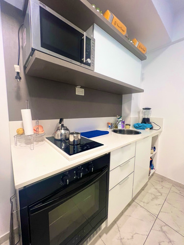 Venta De Excelente 2 Ambientes C/ Amenities Y Cochera En Puerto Madero