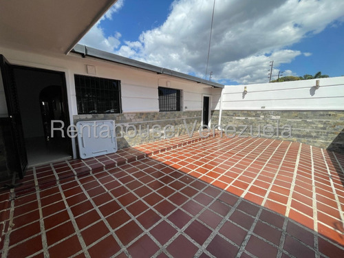 Rosa Rodríguez Vende Casa En Urb. Las Trinitarias 25-15652