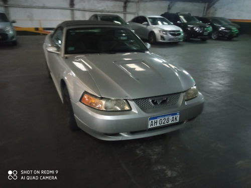 Ford Mustang 3800cc V6 Convertible