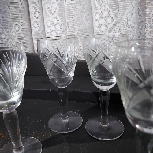 Imagem 6 de 7 de Taça Licor Cristal 4 Unidades 100ml Lapidado A Mão Antigo