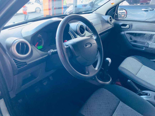 Ford Fiesta 1.6 MPI CLASS HATCH 8V FLEX 4P MANUAL