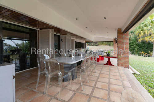 Casa En Venta En Alto Hatillo Caracas Jardin Vista Panoramica Angela Tochon