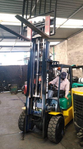 Imagen 3 de 7 de Montacargas Komatsu Modelo 2005 Capacidad De 5 Mil Libras