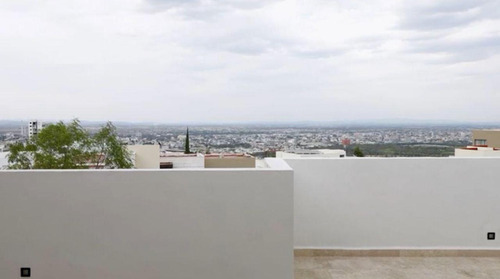 Residencia En Venta En Fraccionamiento Exclusivo Sierra Azúl, San Luis Potosí