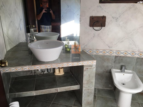 Casa En Venta Y Alquiler,espectacular Esquinera Con Piscina En Montoya - La Barra - Punta Del Este- Ref: 8768
