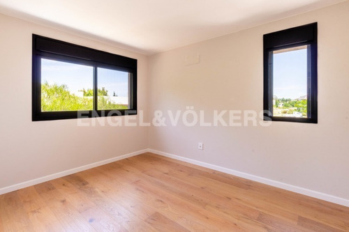Linda Casa A Estrenar En Barrio Privado Id 5373