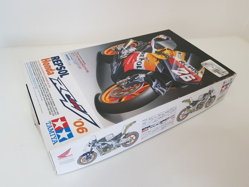 Moto Tamiya #14106 1/12 Repsol Honda Rc211v '06 D. Pedrosa