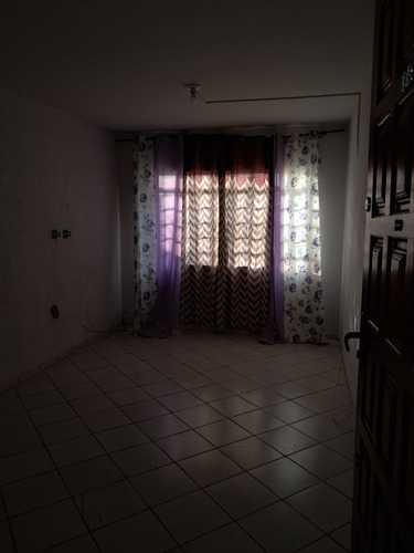 Apt 2 Quartos. Terreo. Prédio Seguro. Pronto Pra Financiar