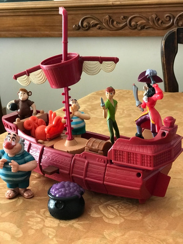 Barco Pirata Peter Pan Disney Con Muñecos Incluidos.