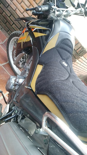 Cubre Asiento Doble Acolchado Turismo Enduro Tucano Urbano