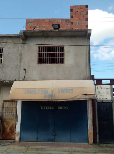 Venta De Local Comercial Con Apto. Tipo Estudio En Urb  La Guadalupe