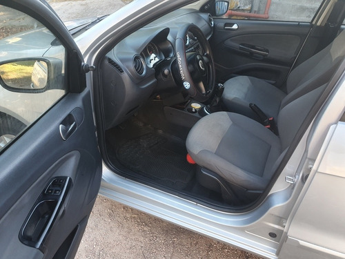 Volkswagen Gol 1.6 I Comfortline 70a 2010