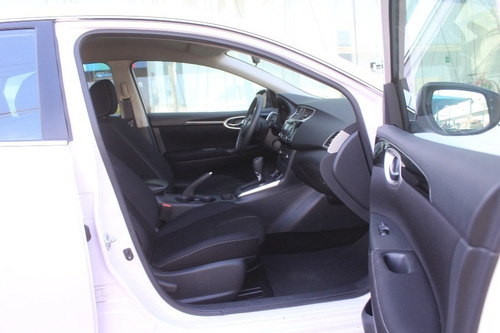 Imagen 6 de 15 de Nbissan Sentra Advance Aut Blanco 2017