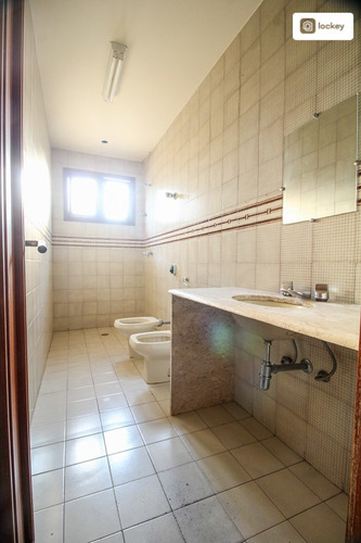 Imagem 10 de 15 de Aluguel De Casa Com 650m² E 8 Quartos - 2879