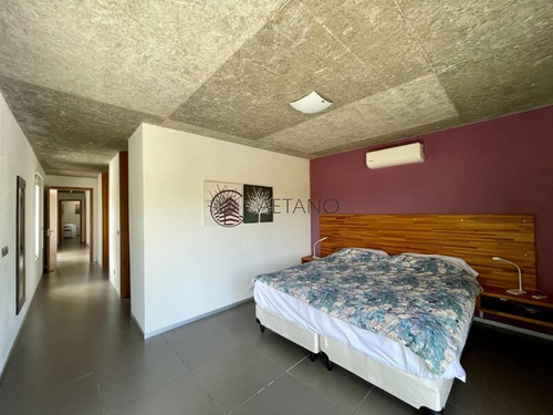 Imagen 13 de 26 de Excepcional Y Practica Casa De Dos Plantas En Residencia Privada! - Punta Del Este La Residence