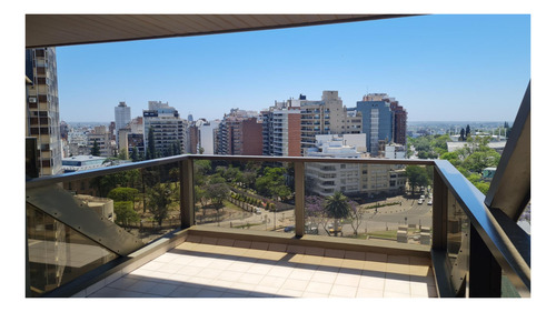 Imagen 6 de 20 de Semi Piso De Categoría Frente Plaza España