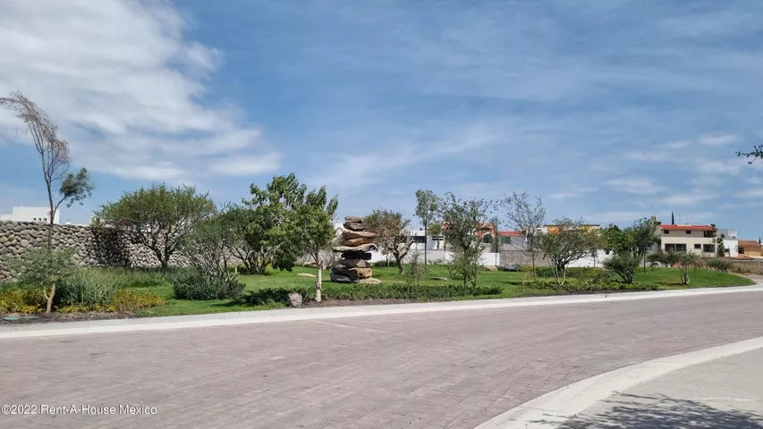 Terreno 280.76 M2 Residencial, Vista Panorámica Y Alberca Qro.