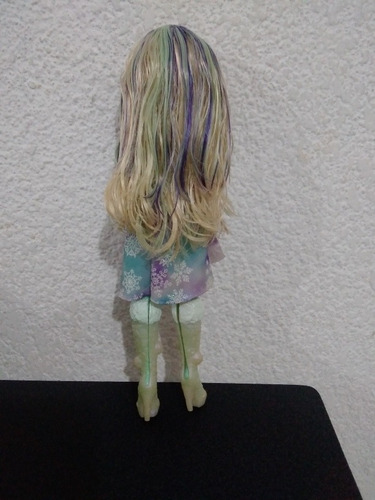 Muñeca Ever After High Cristal Winter Barbie (Usado)