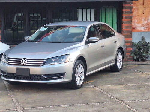 Volkswagen Passat 2.5 Confortline R 17 At