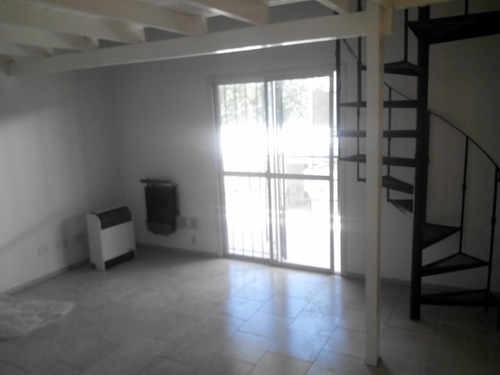 Depto 2 Amb.tipo Loft Con Cochera , Complejo Con Pisicina 2 Piso Por Escalera.sin Expensas Ni Abl