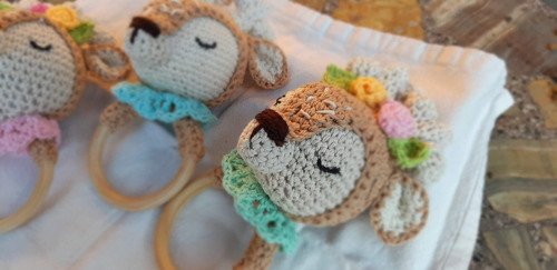 Imagen 8 de 8 de Matilda Reno Sonajero Mordillo Amigurumi Tej A Mano Crochet